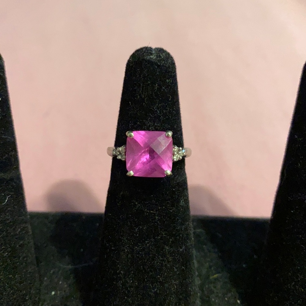 Pink sapphire ring